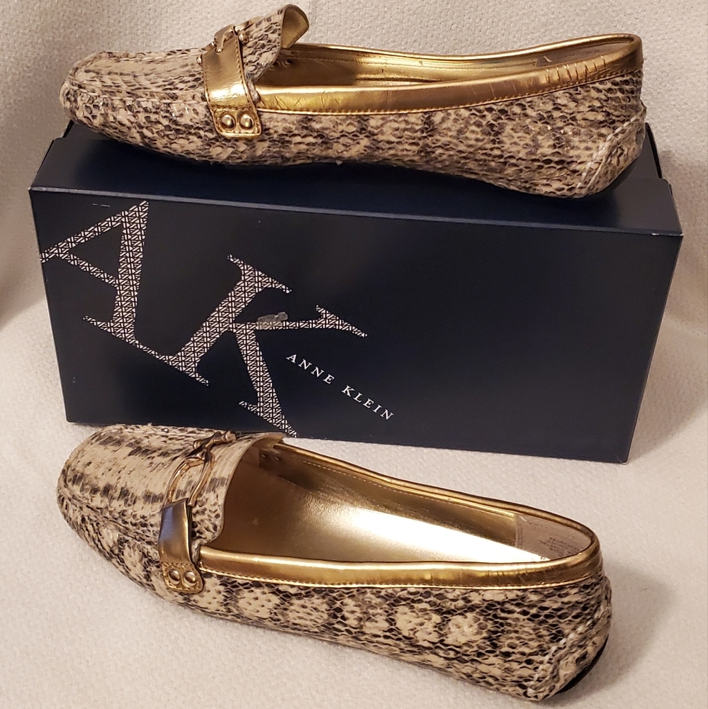 Anne Klein Faux Snake Skin Women's flats (NWT)